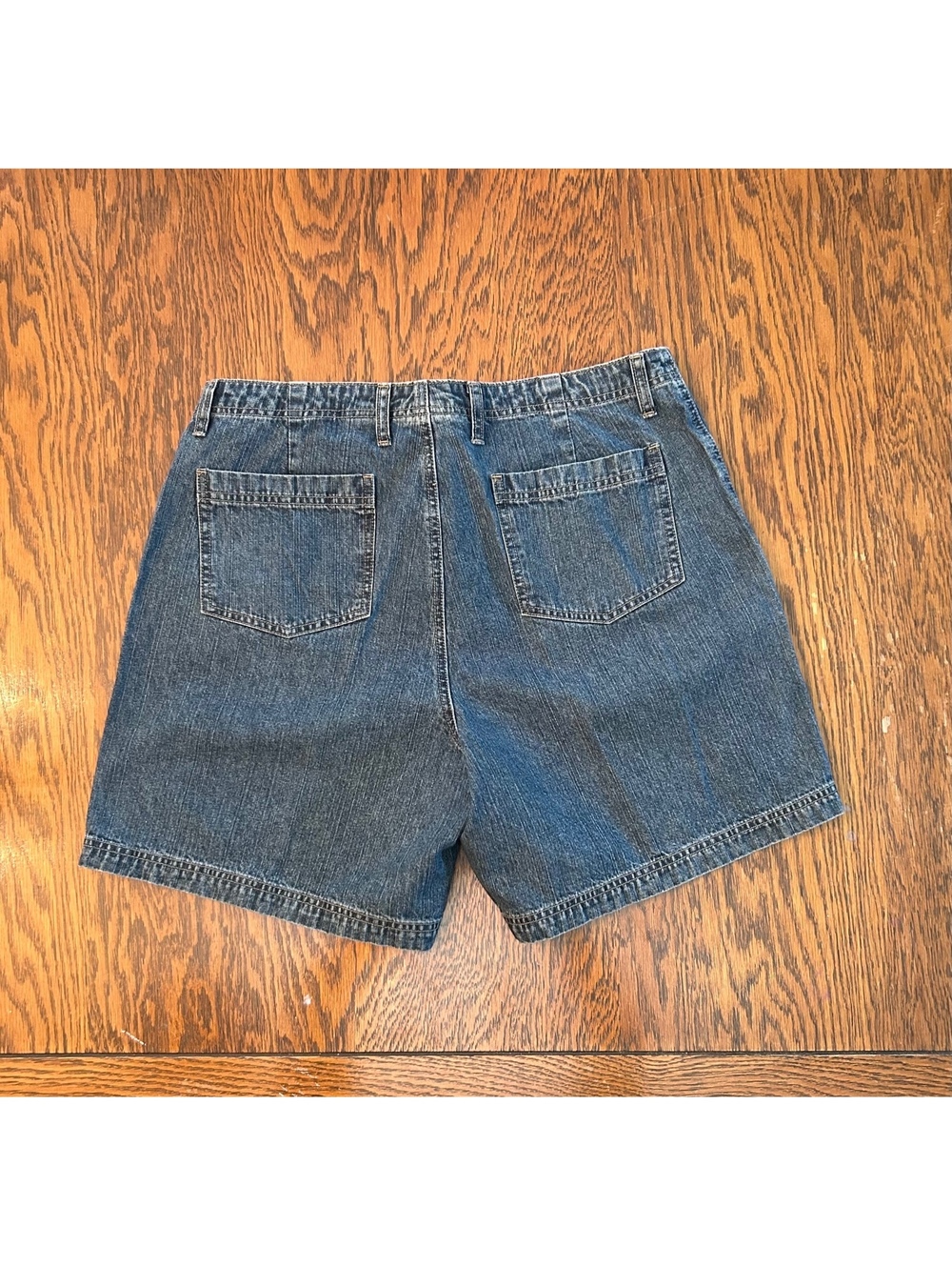 First Issue shorts - Picture 2 of 3
